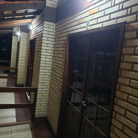 Residencial Costumes Brasileiras Hotel Bombinhas Værelse billede